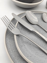 Cargar imagen en el visor de la galería, Reactive Grey Glaze Stoneware Dinnerware Set Nordic Pebble Side Dessert Plates 8.3"